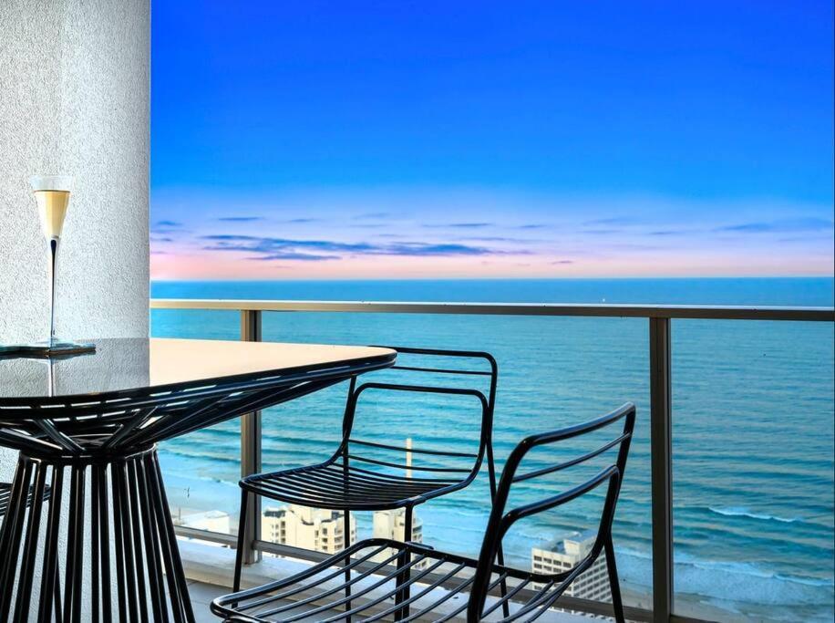 Exclusive Circle On Cavil Sub-Penthouse Luxury Apt - Hosted By Coastal Letting Гоулд Коуст Екстериор снимка